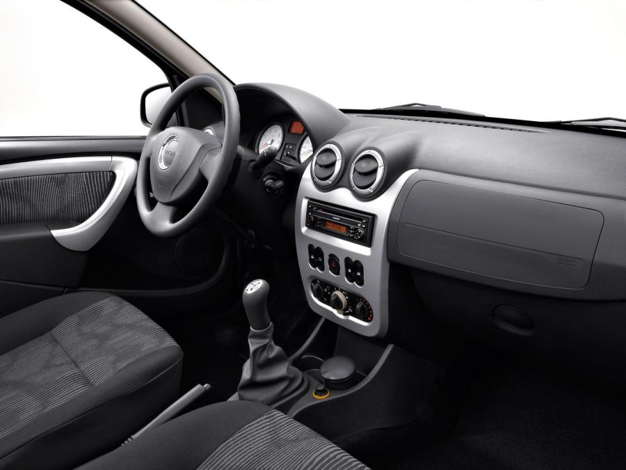  Dacia Sandero 2008 года  (фото 35 из 52)